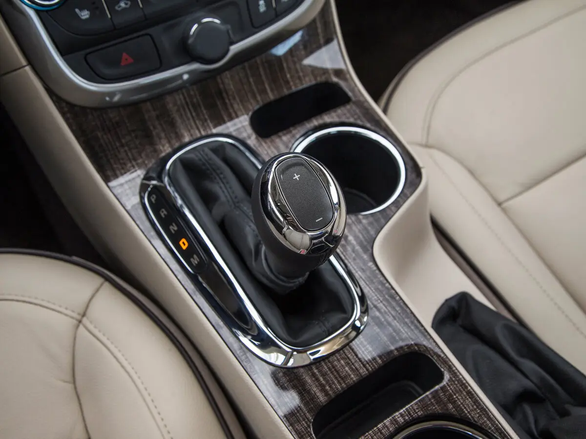 Chevrolet Malibu VIII Рестайлинг Седан — сүрөт 8