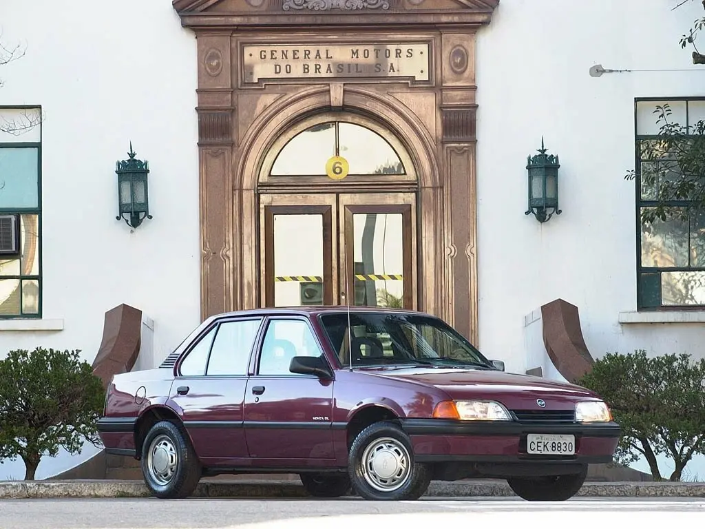 Chevrolet Monza I Седан — photo 2