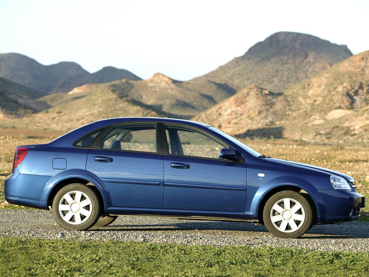 Chevrolet Nubira 2003 – 2010 Седан — фото 2
