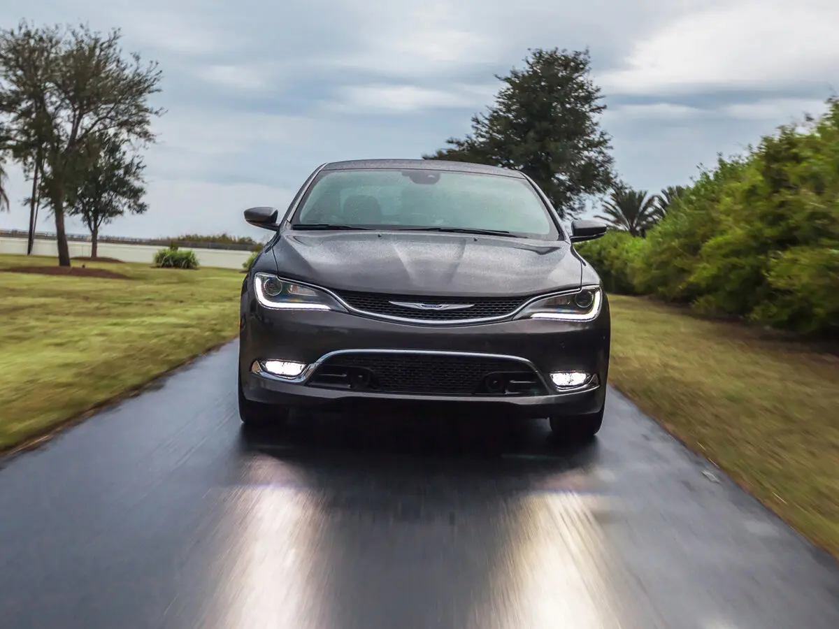 Chrysler 200 II Седан — сүрөт 3
