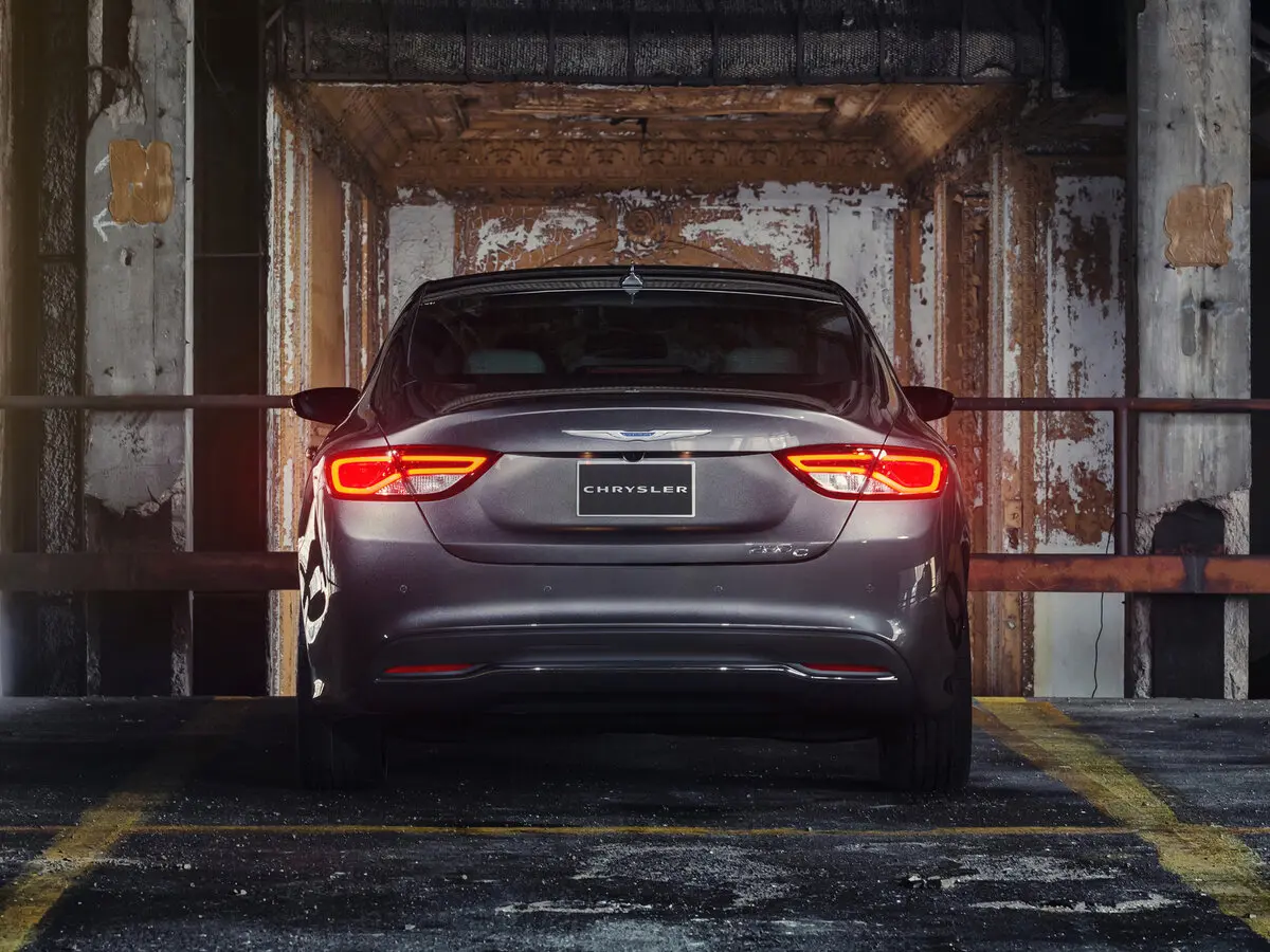 Chrysler 200 II Седан — сүрөт 4
