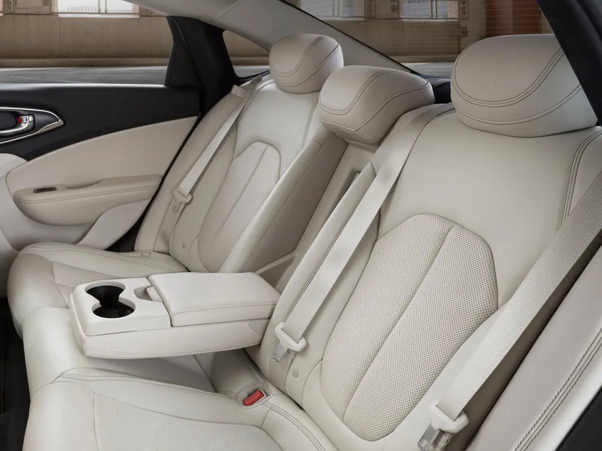 Chrysler 200 II Седан — сүрөт 10