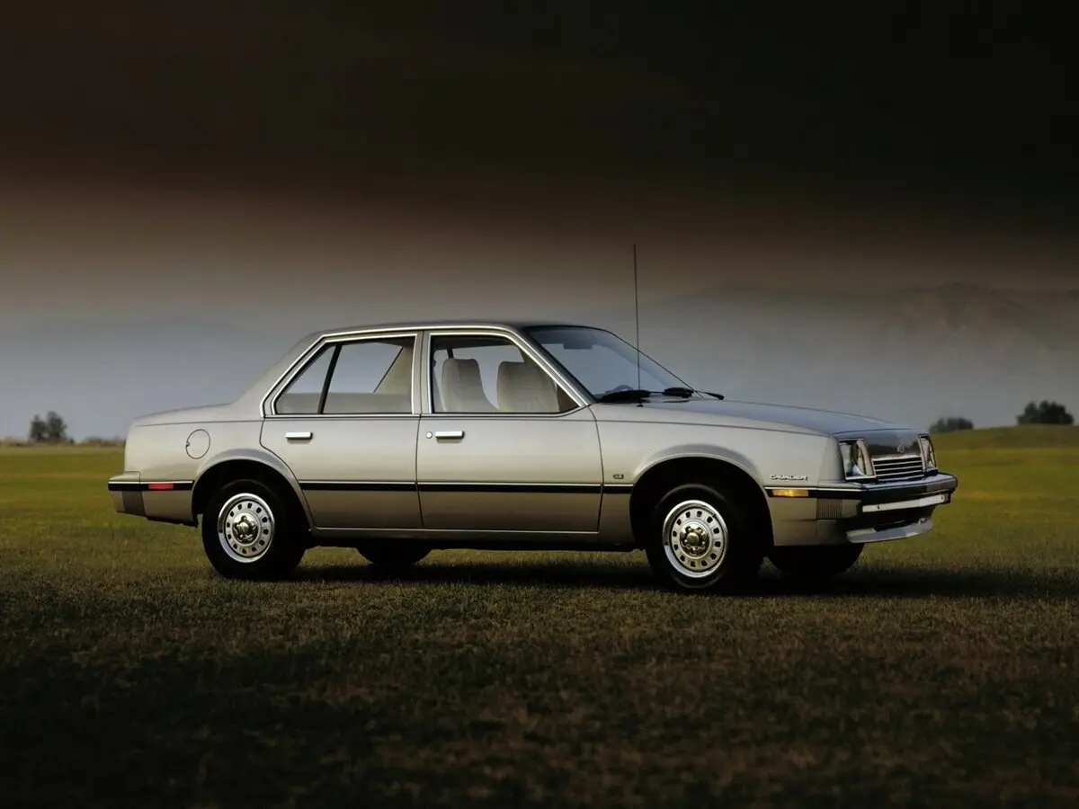Chevrolet Cavalier I Седан — сүрөт 2