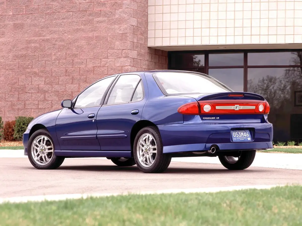 Chevrolet Cavalier III Седан — сүрөт 4