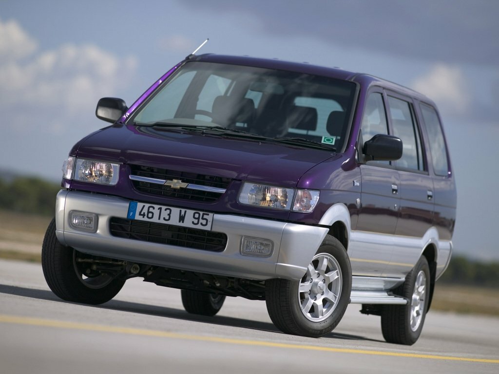 Chevrolet Tavera 2002 – 2017