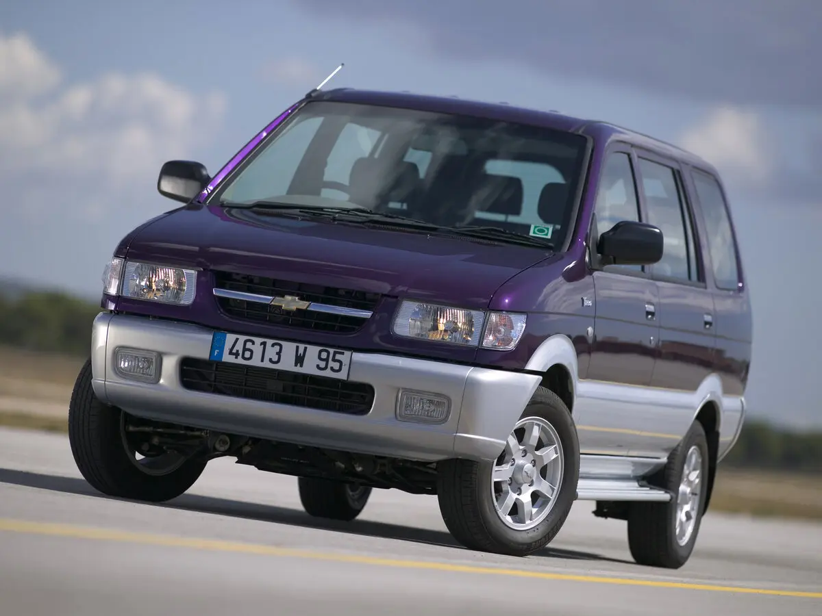 Chevrolet Tavera 2002 – 2017 Компактвэн — сүрөт 3