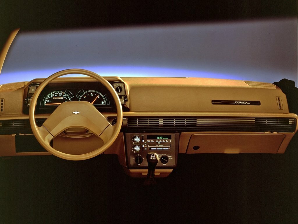Chevrolet Corsica 1987 – 1996 Седан — фото 5