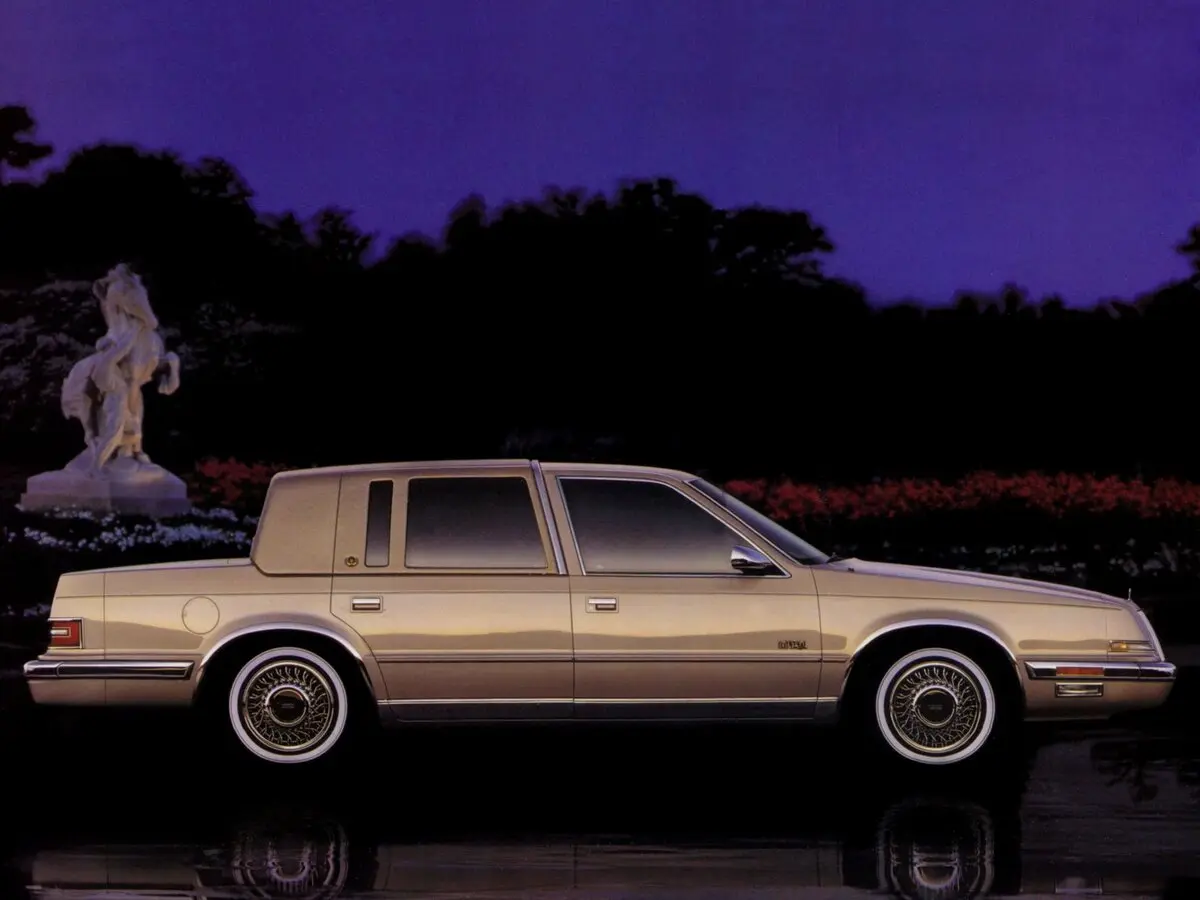 Chrysler Imperial VII Седан — сүрөт 2