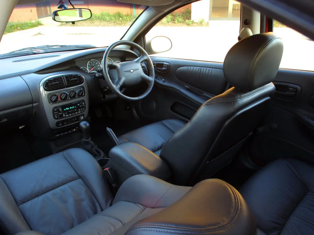 Chrysler Neon II Седан — 照片 5