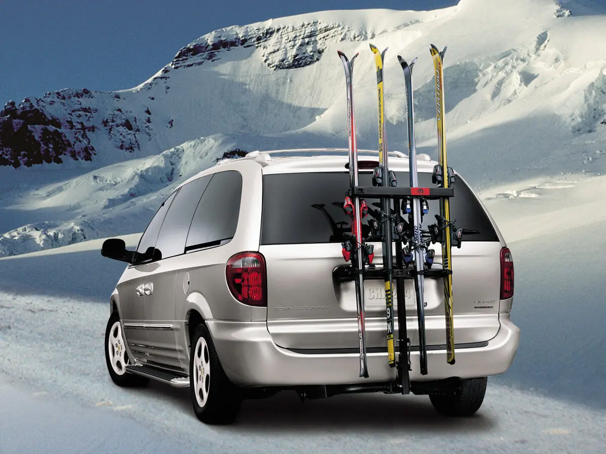 Chrysler Town & Country IV Рестайлинг Минивэн — 照片 4