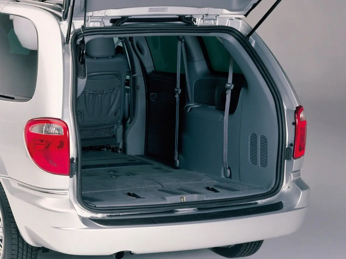 Chrysler Town & Country IV Рестайлинг Минивэн — 照片 5