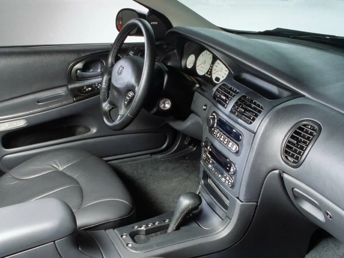 Chrysler Intrepid II Седан — сүрөт 5