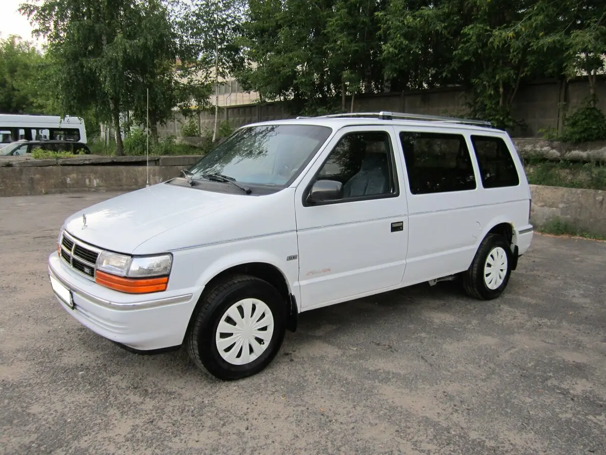 Chrysler Voyager II Минивэн — 照片 2
