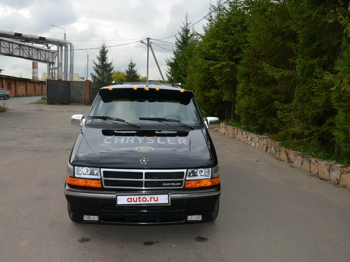 Chrysler Voyager II Минивэн — 照片 3