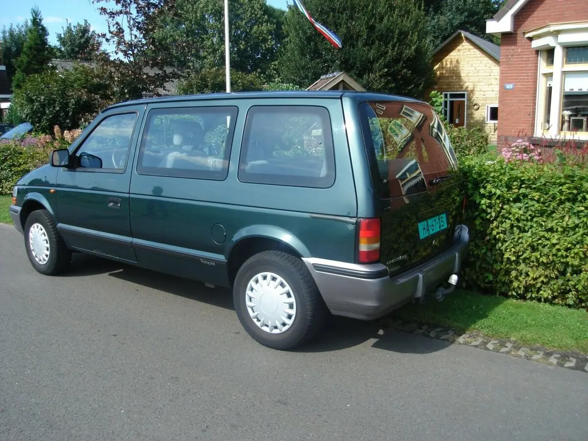Chrysler Voyager II Минивэн — 照片 5