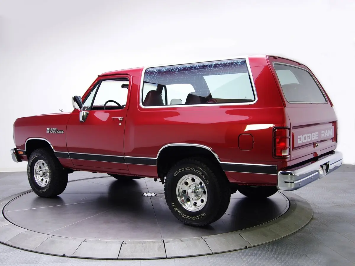 Dodge Ramcharger II Внедорожник 3 дв. — сүрөт 3