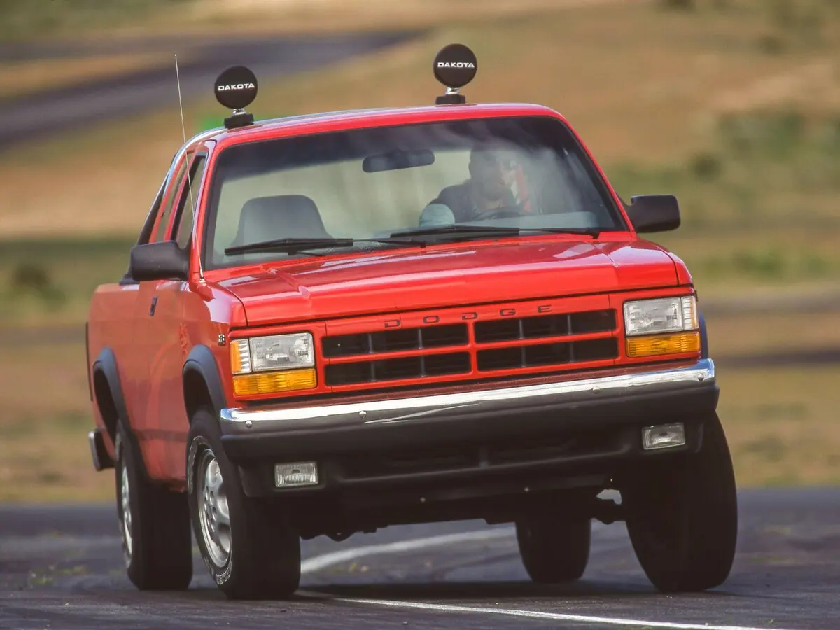 Dodge Dakota I Пикап Полуторная кабина — photo 2