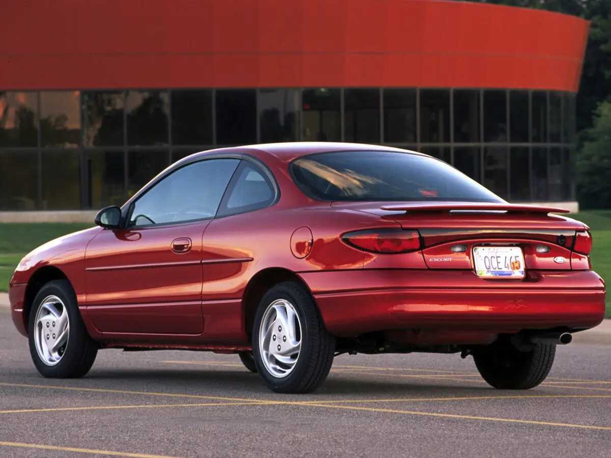 Ford Escort (North America) III Купе — сүрөт 3