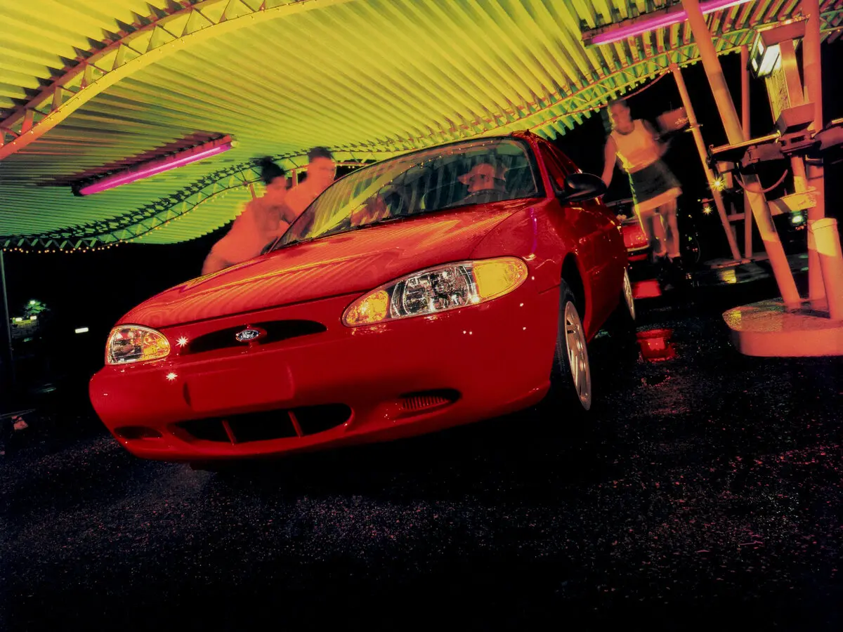 Ford Escort (North America) III Седан — сүрөт 2