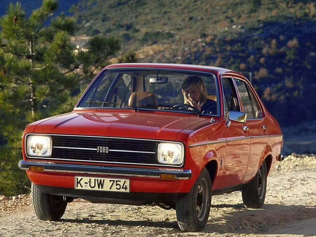 Ford Escort II Седан — сүрөт 3