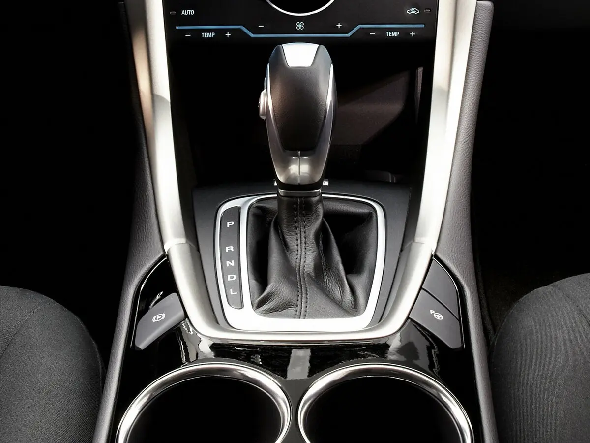 Ford Fusion (North America) II Седан — сүрөт 11