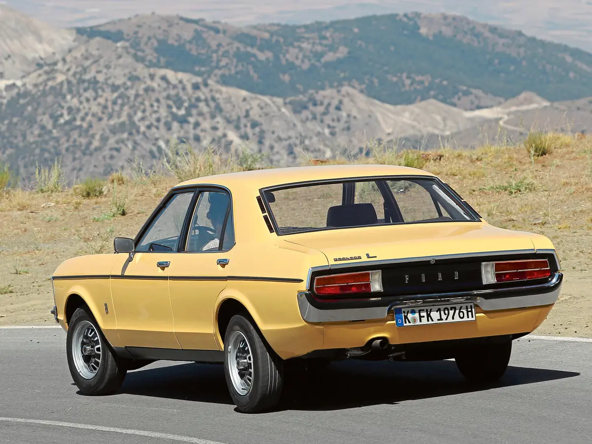 Ford Granada I Седан — сүрөт 4