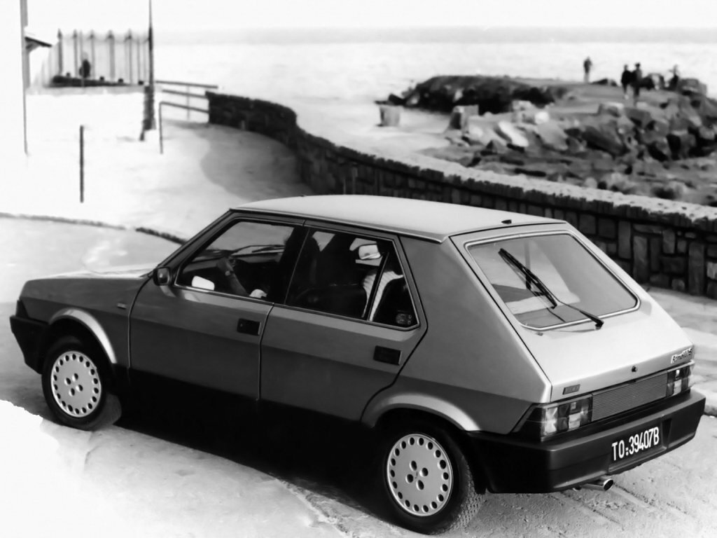 Fiat Ritmo I Рестайлинг Хэтчбек 5 дв. — фото 3