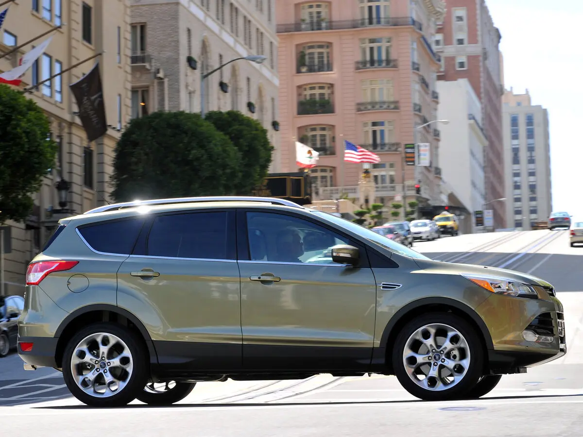 Ford Escape III Внедорожник 5 дв. — photo 2