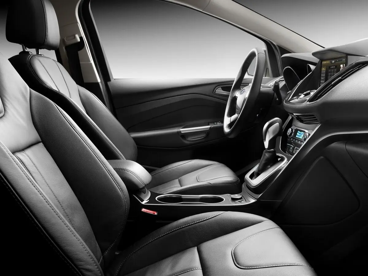 Ford Escape III Внедорожник 5 дв. — photo 7