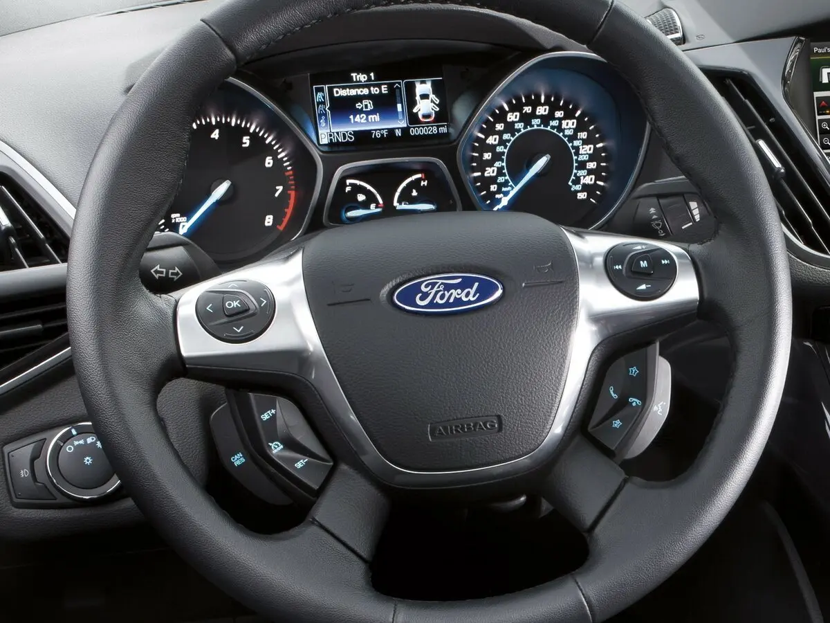 Ford Escape III Внедорожник 5 дв. — photo 9
