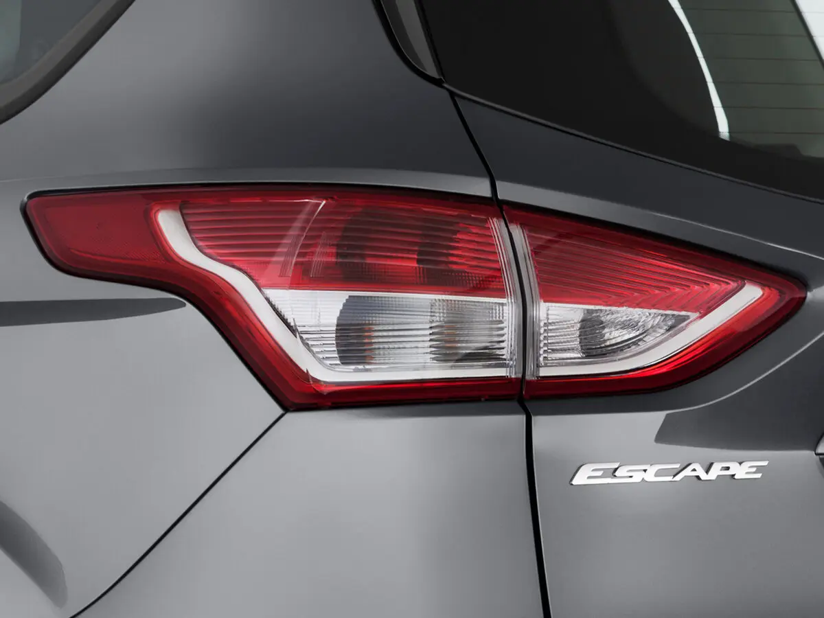 Ford Escape III Внедорожник 5 дв. — photo 14