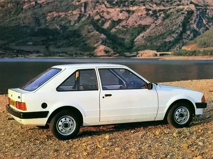 Ford Escort III Хэтчбек 3 дв. — сүрөт 3