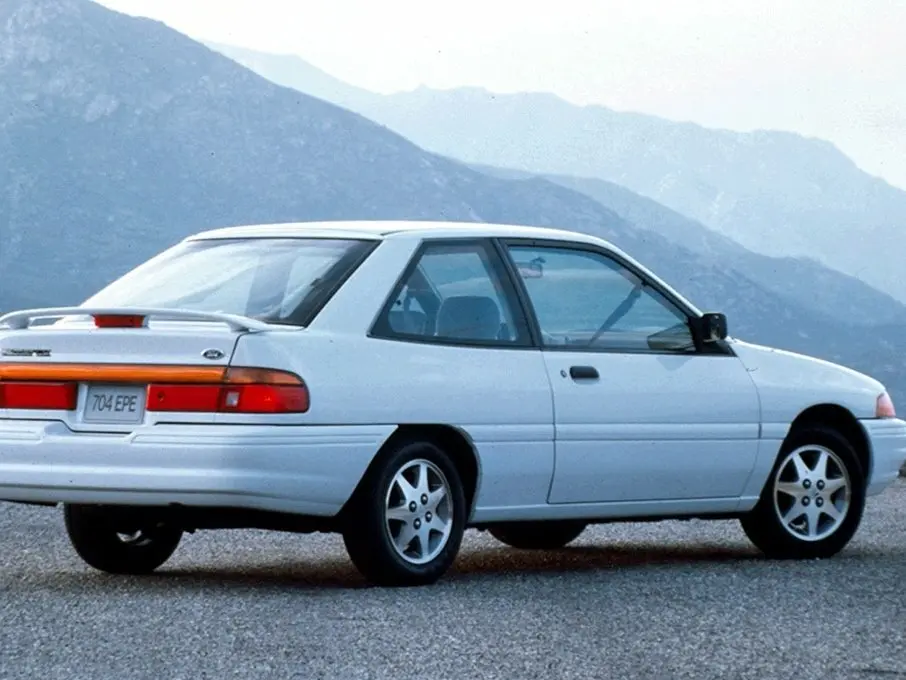 Ford Escort (North America) II Хэтчбек 3 дв. — сүрөт 3