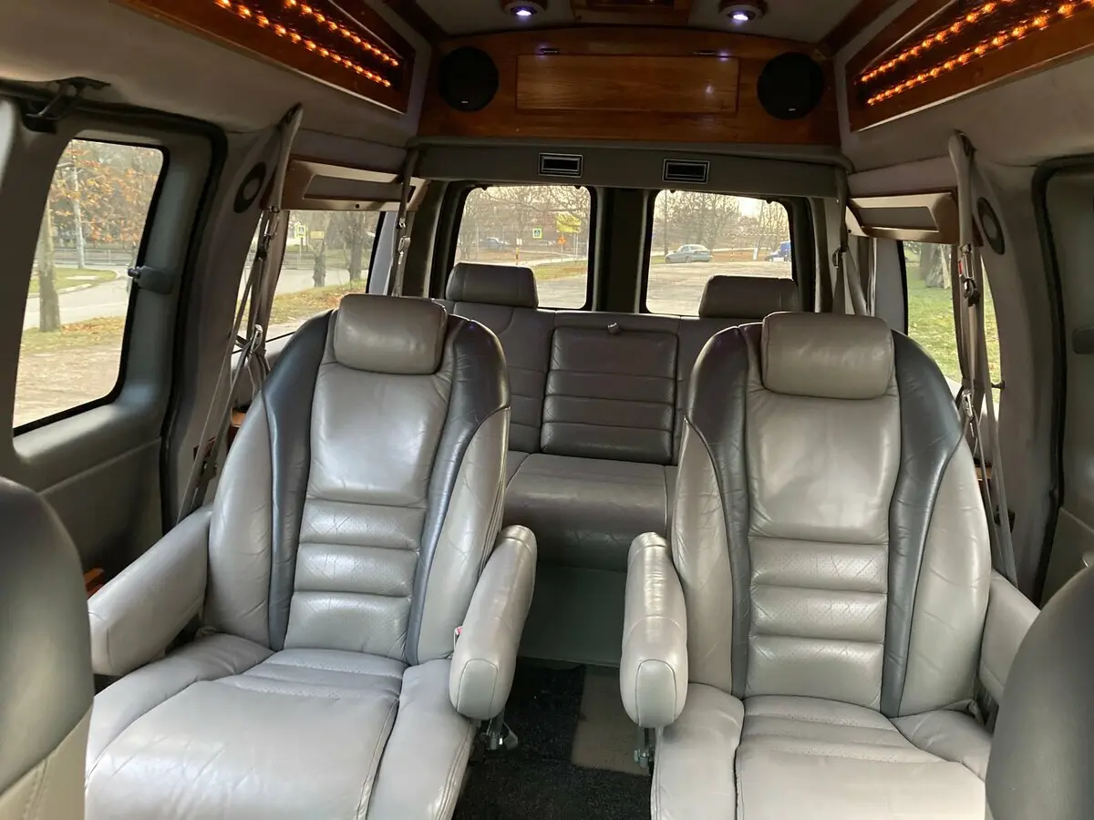 GMC Savana I Рестайлинг Минивэн — photo 5