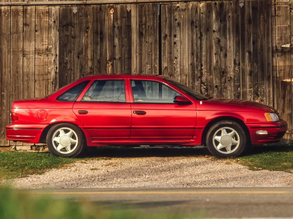 Ford Taurus I Седан — сүрөт 3