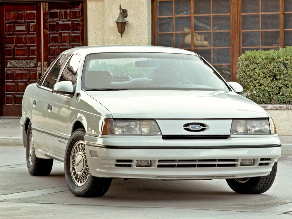 Ford Taurus I Седан — сүрөт 4
