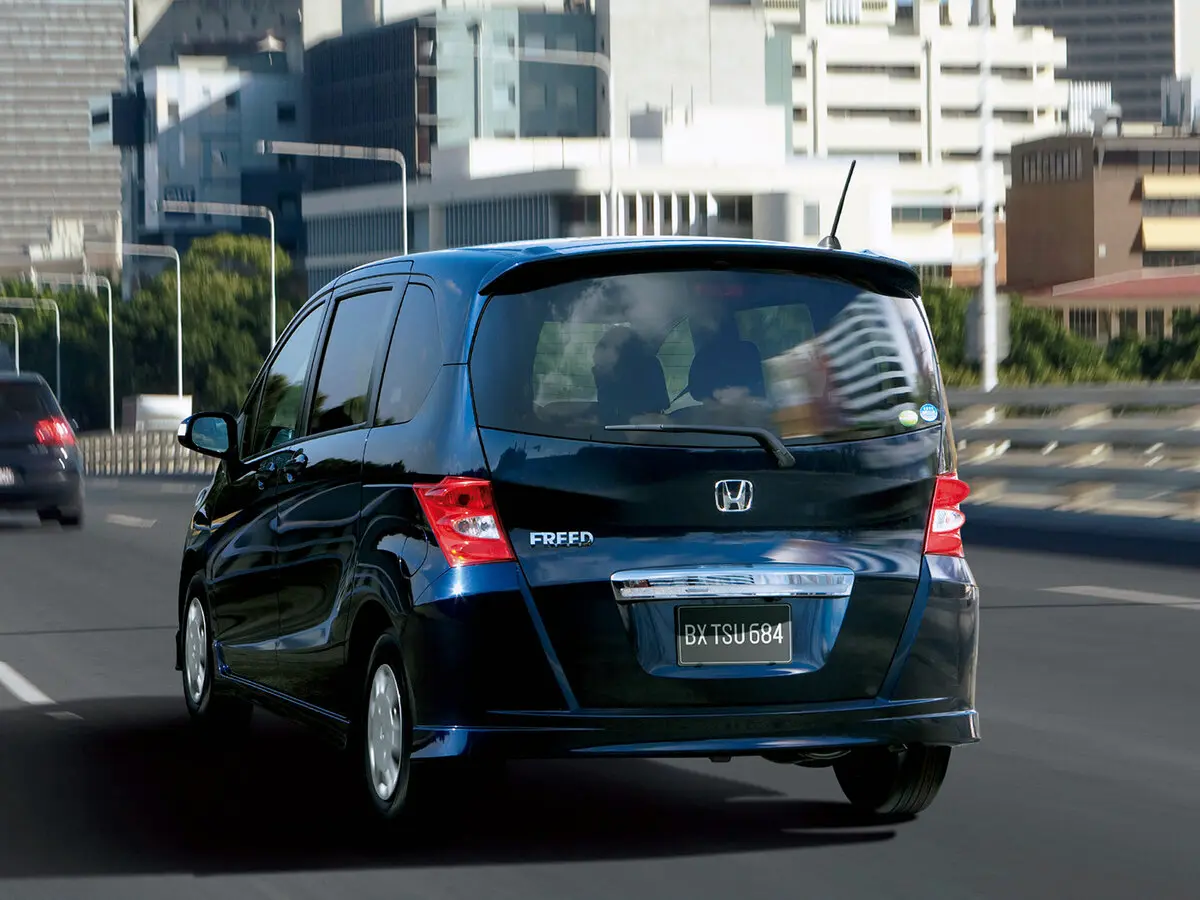 Honda Freed I Компактвэн — сүрөт 5