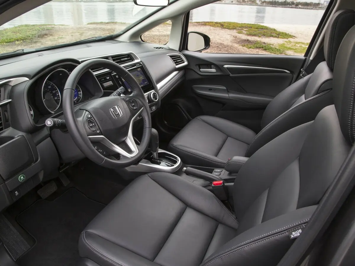 Honda Fit III Хэтчбек 5 дв. — фото 7
