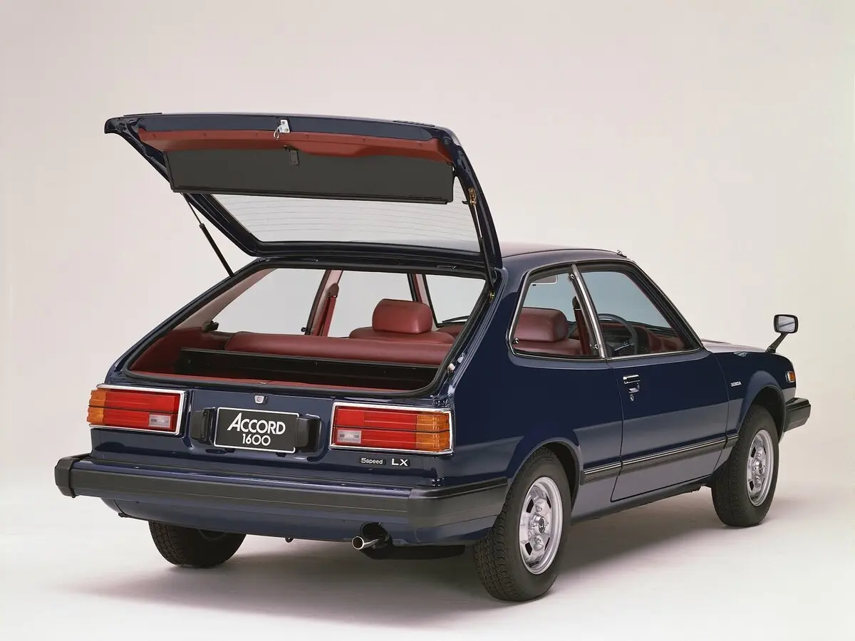 Honda Accord I Хэтчбек 3 дв. — фото 2