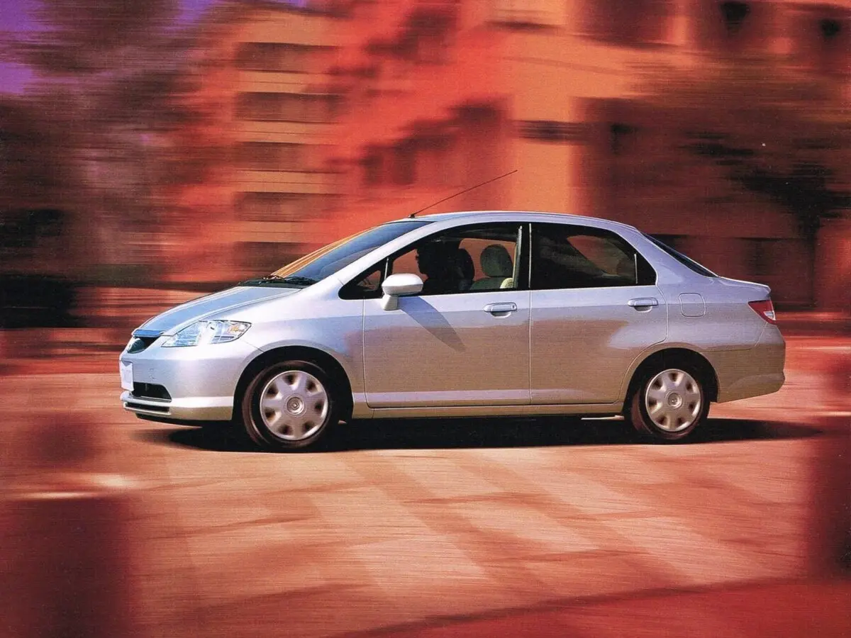 Honda Fit Aria 2002 – 2009 Седан — сүрөт 3