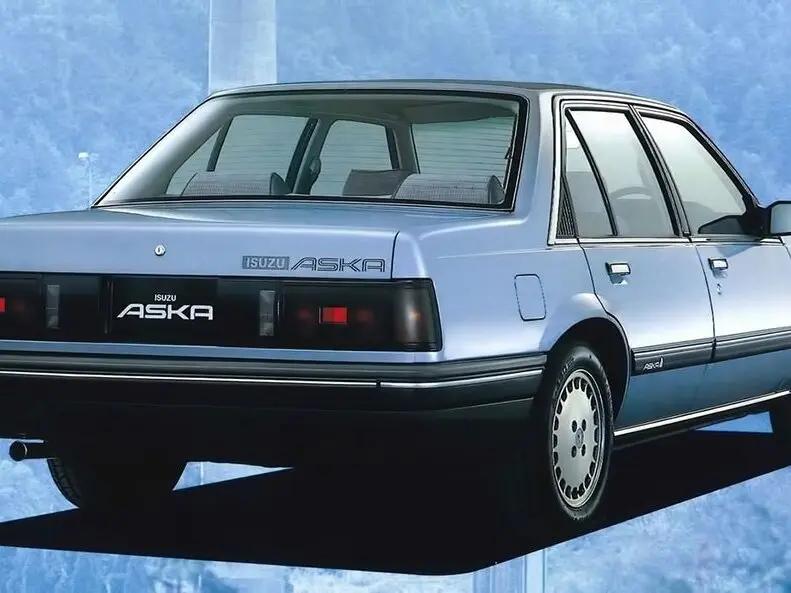 Isuzu Aska I Седан — сүрөт 4