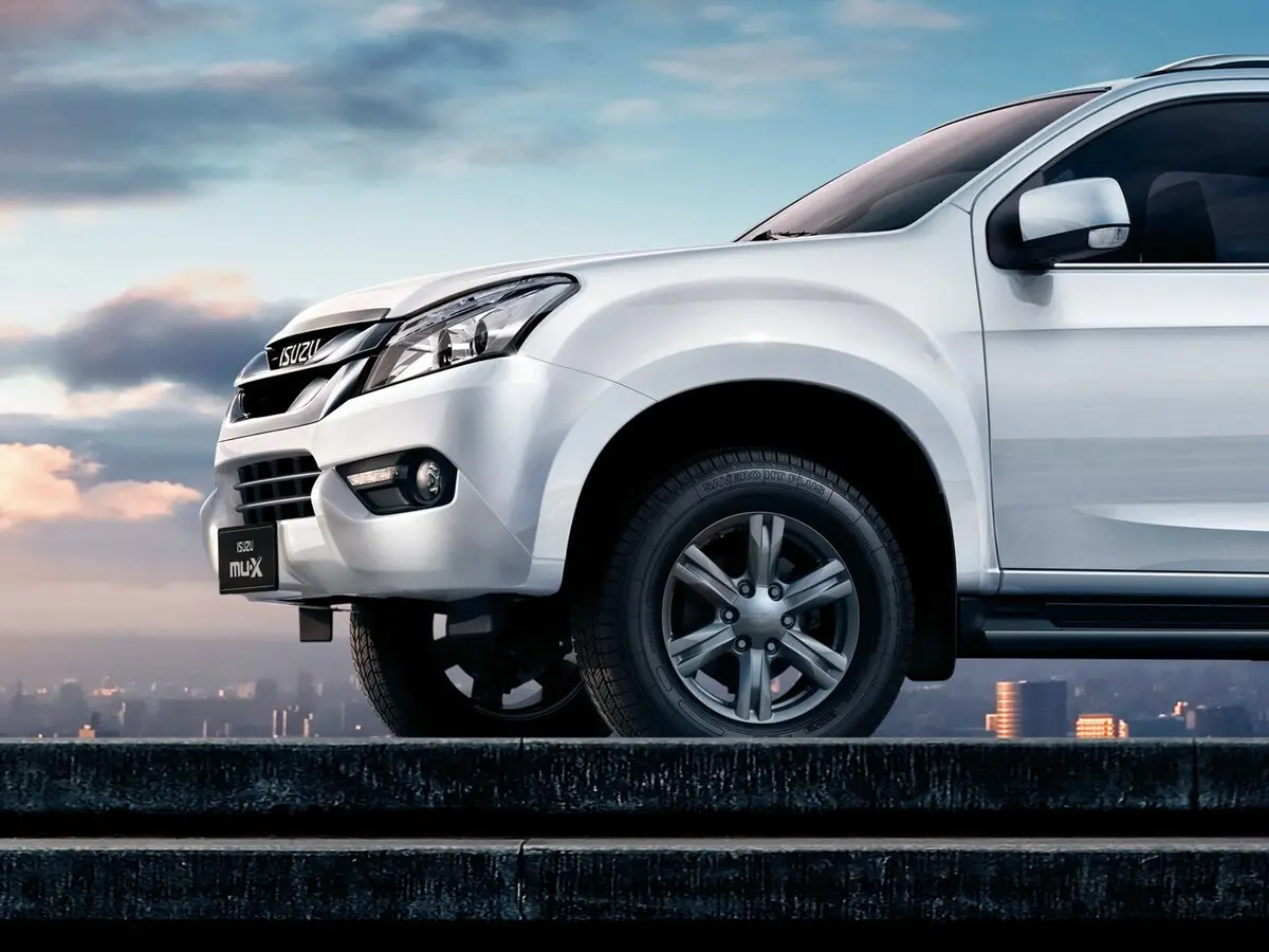 Isuzu MU-X I Внедорожник 5 дв. — сүрөт 13