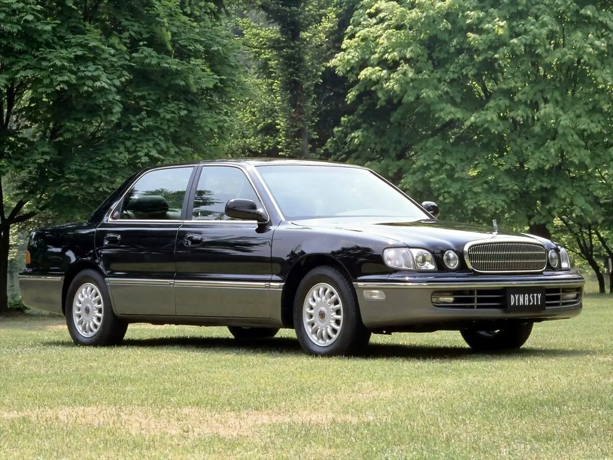 Hyundai Dynasty 1996 – 2005
