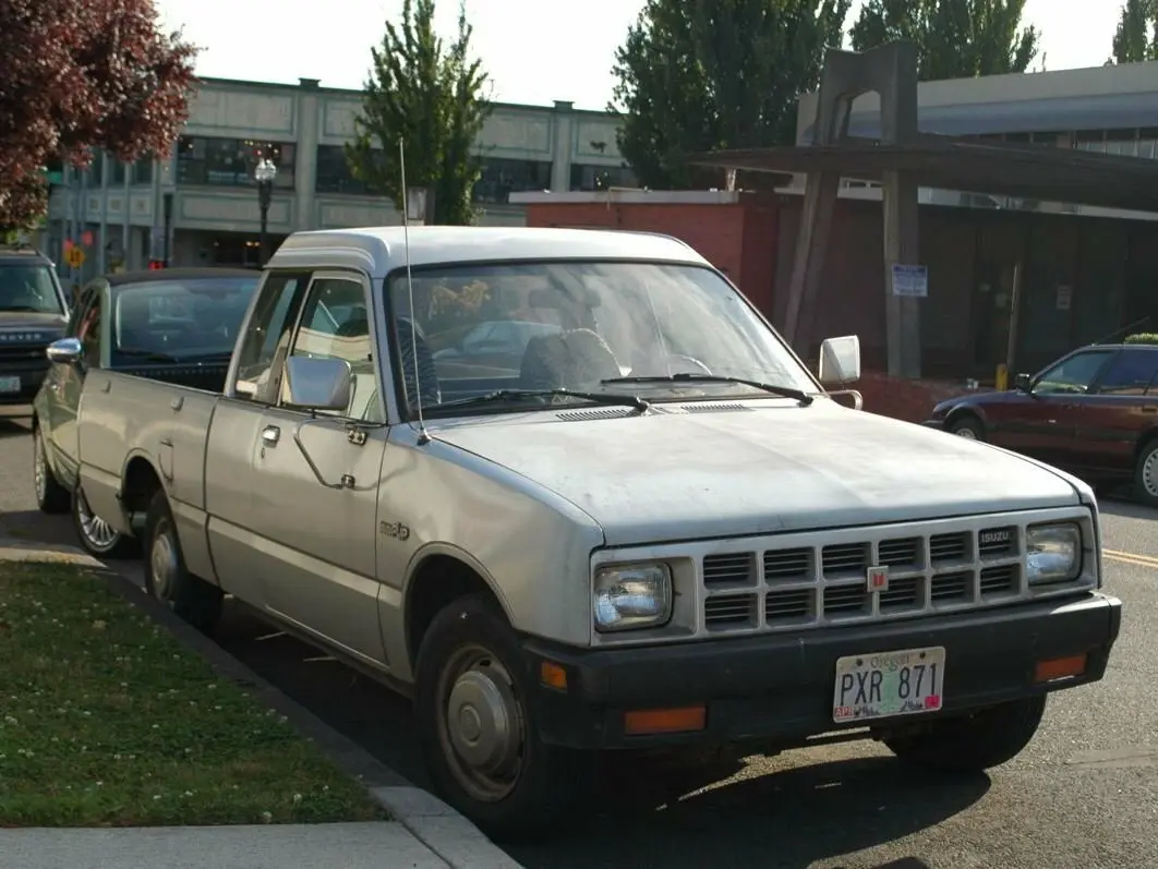 Isuzu KB II Пикап Полуторная кабина