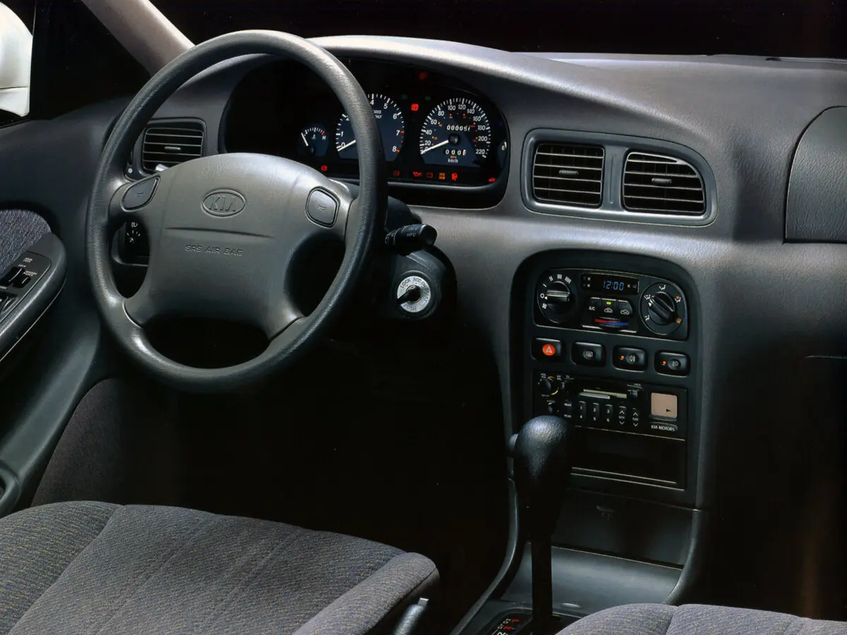 Kia Clarus I Седан — сүрөт 7