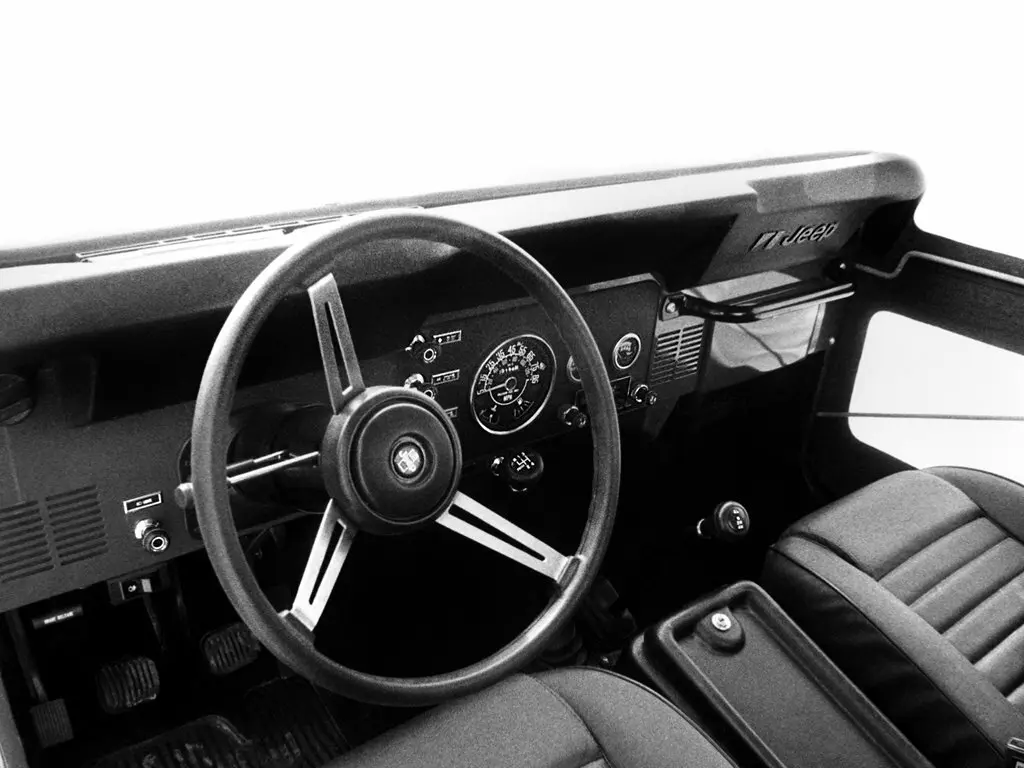 Jeep CJ 1966 – 1987 Внедорожник открытый — сүрөт 3