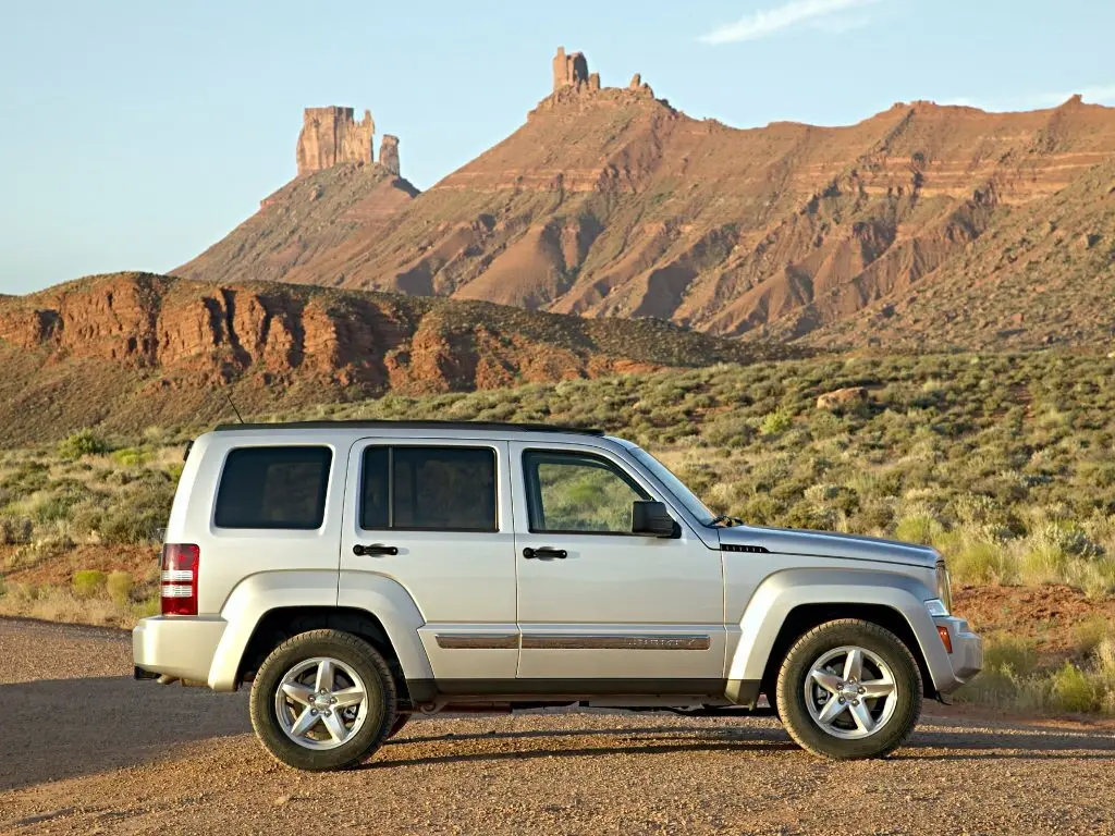 Jeep Liberty (North America) II Внедорожник 5 дв. — сүрөт 2