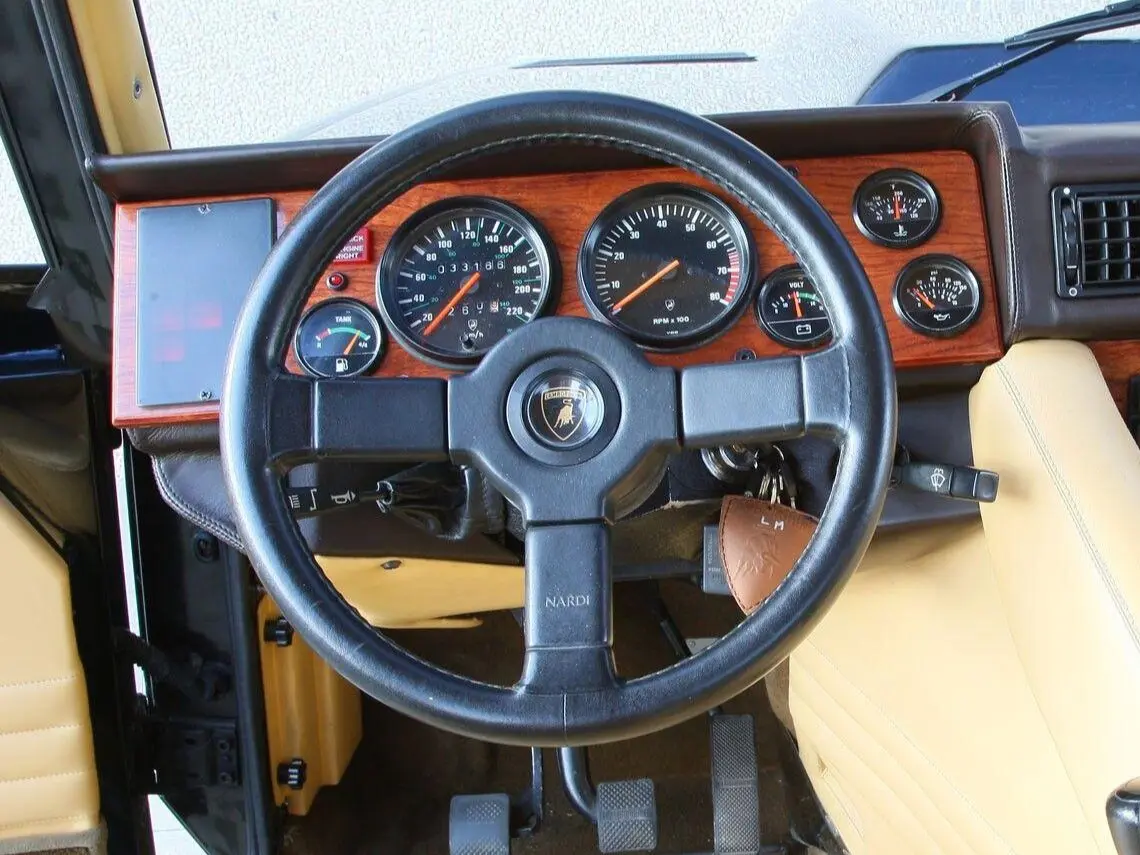 Lamborghini LM002 1986 – 1993 Пикап Двойная кабина — сүрөт 9