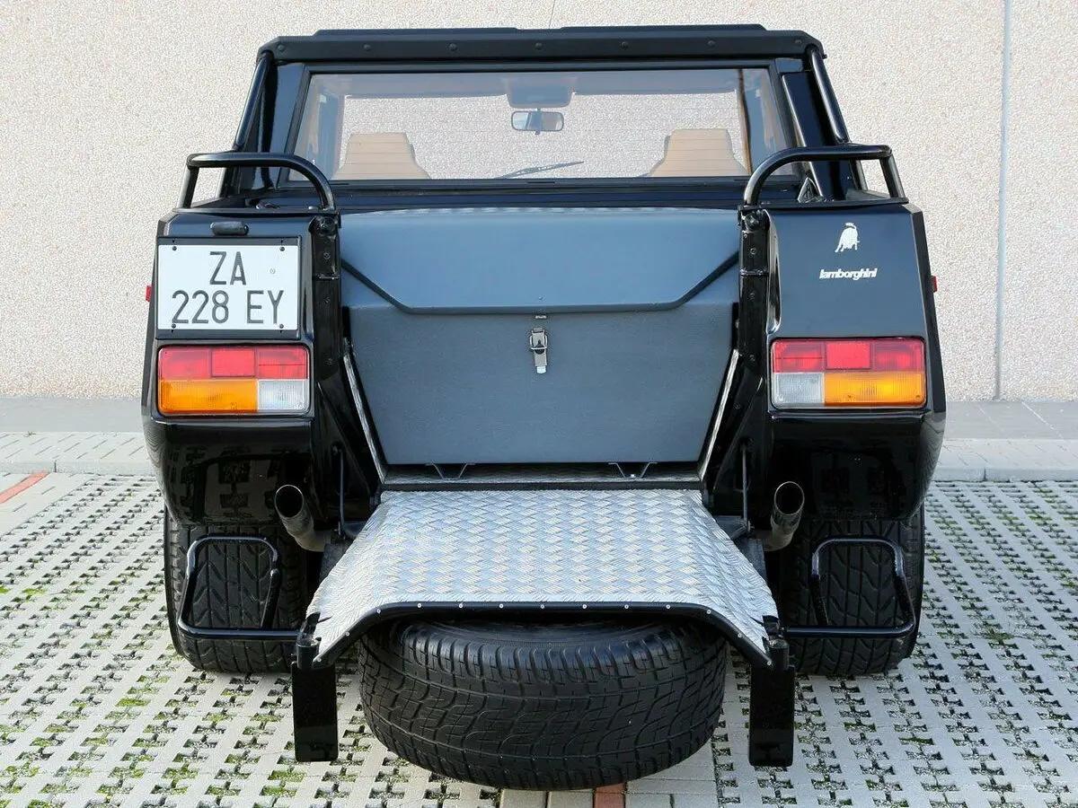 Lamborghini LM002 1986 – 1993 Пикап Двойная кабина — сүрөт 14
