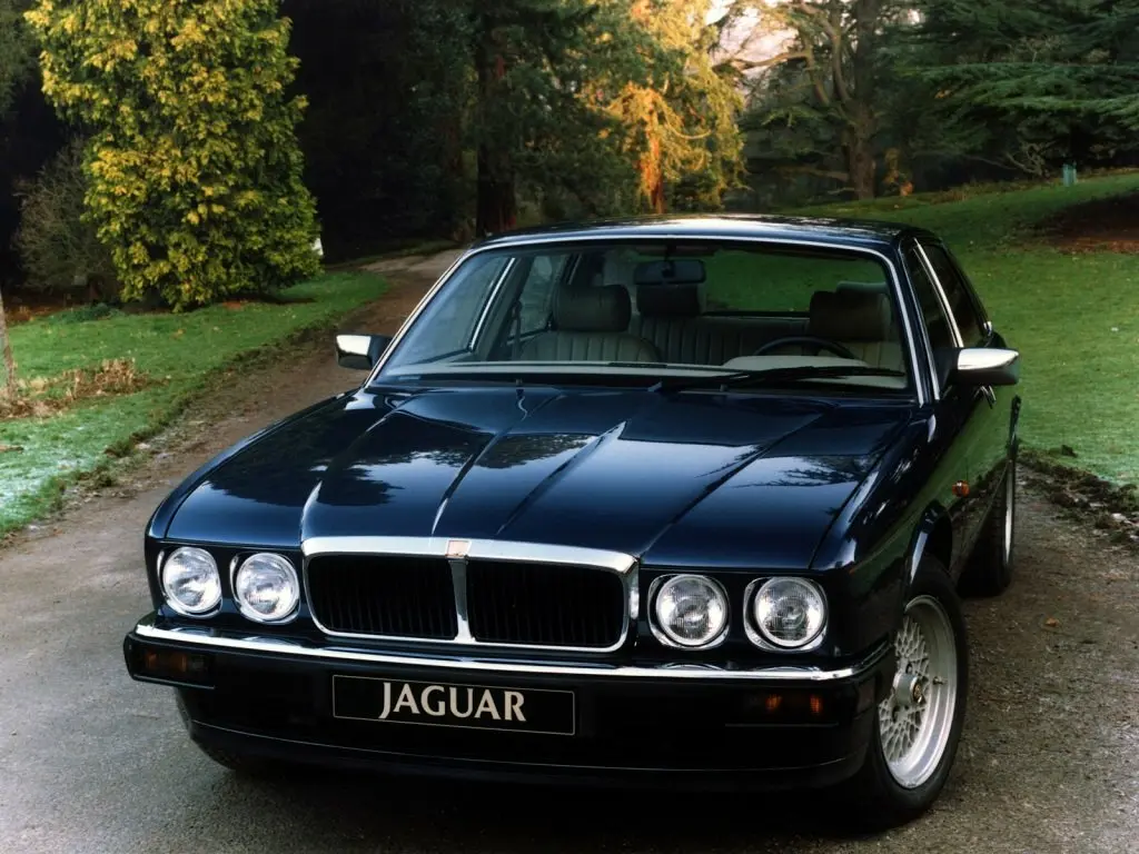 Jaguar XJ II (XJ40) Седан — сүрөт 4